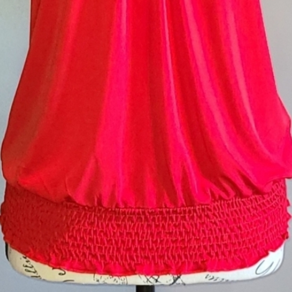 Speechless Red Scoop Neck Peep Hole Top - Picture 3 of 3